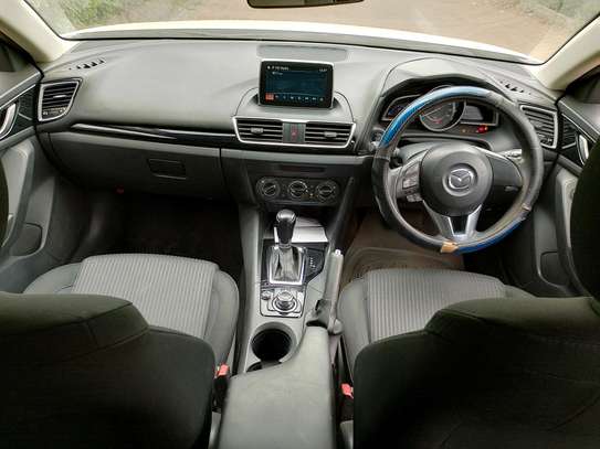 Mazda Axella image 2