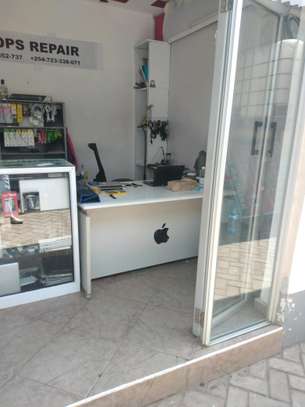 MacBook repair centre image 1