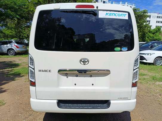 Toyota Hiace image 9