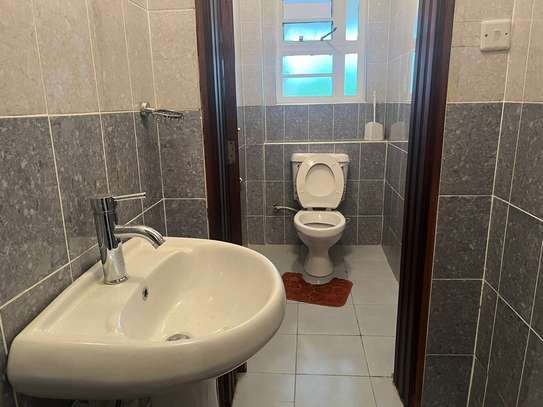 Serviced 2 Bed Apartment with En Suite in Runda image 7