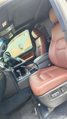 Toyota land Cruiser ZX V8 sunroof white 2018 image 6