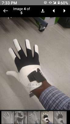 White leather grip golf glove left hand or right image 2