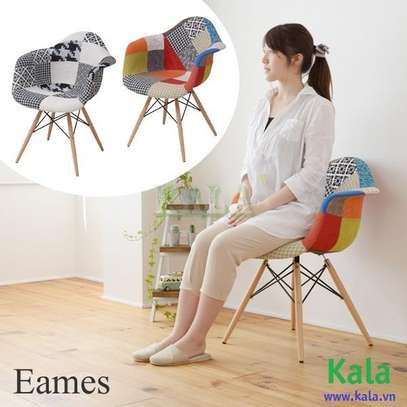 Decorative Large Eames Chair image 3