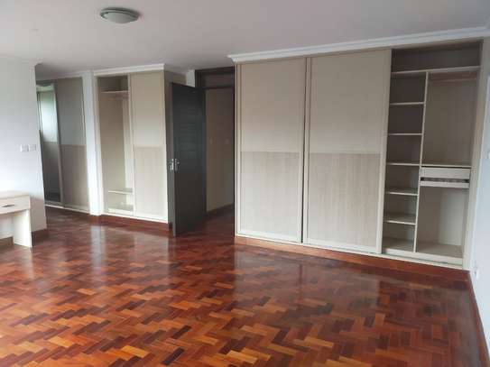 3 Bed Apartment with En Suite in Riverside image 19