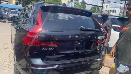 Volvo xc60 t8 petrol 2018 image 9