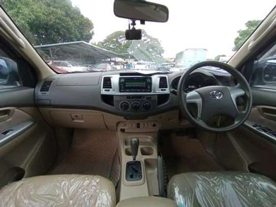 2014 Toyota Hilux double cab diesel image 11