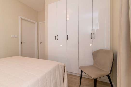 Furnished 2 Bed Apartment with En Suite in Riverside image 7