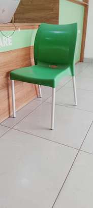 PLASTIC OFFICE CHAIRS image 3