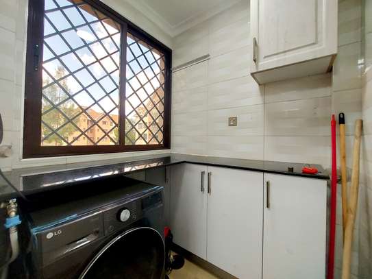 Serviced 2 Bed Apartment with En Suite at Fourways image 6