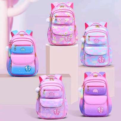 It's back to school bagpack items image 1