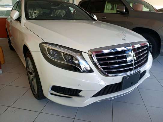 Mercedes Benz S550 pearl image 3