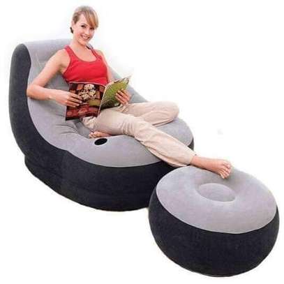 INTEX Grey inflatable seat with footrest image 1