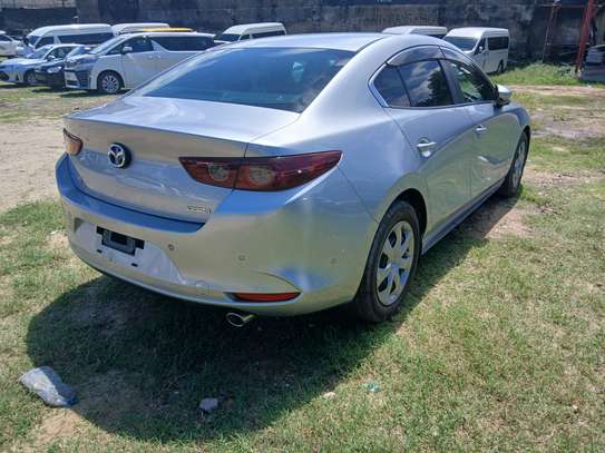 Mazda 3 silver 2018 image 4