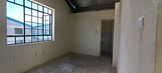 6,000 ft² Warehouse with Parking in Ruiru image 4