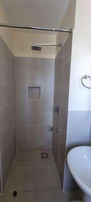 2 Bed Apartment with En Suite at Mountain image 17