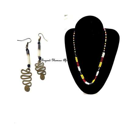 Womens Maasai Necklace and earrings image 1