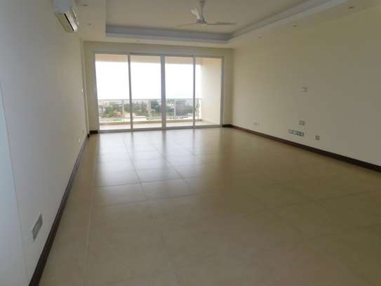 3 Bed Apartment with En Suite at City Mall image 11