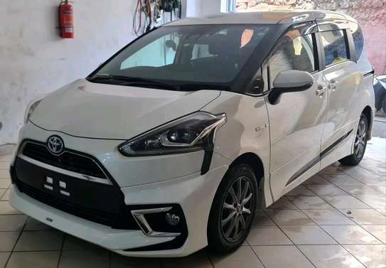 Toyota Harrier pearl image 6