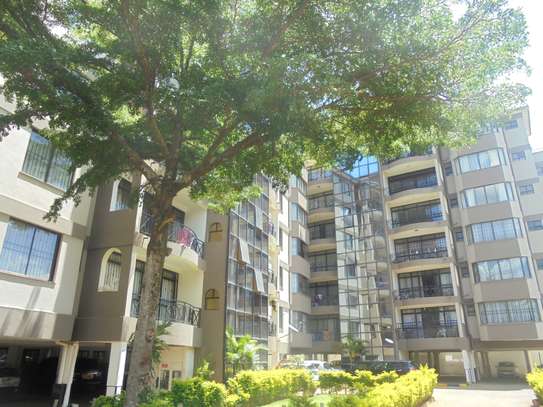 3 Bed Apartment with Aircon at School Lane image 3