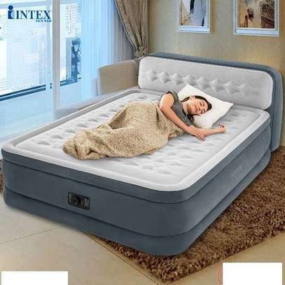 Intex Inflatable Dura-Beam Airbed With Inbuilt Electric Pump with head board -5*6 image 2