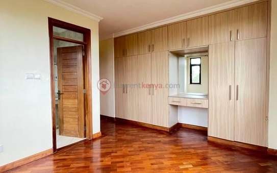 3 Bed Apartment with En Suite in Lavington image 13