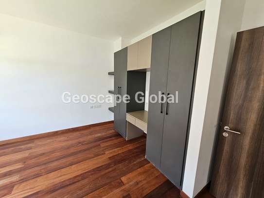 4 Bed Townhouse with En Suite in Rosslyn image 20