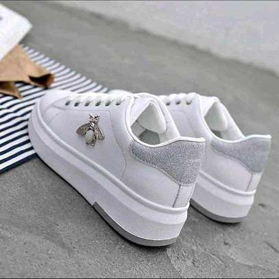 *Bee Sneakers*🔥🔥


*Sizes 36 - 40*

. image 2