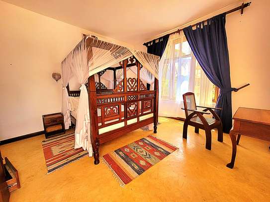 5 Bed Villa with En Suite in Diani image 34