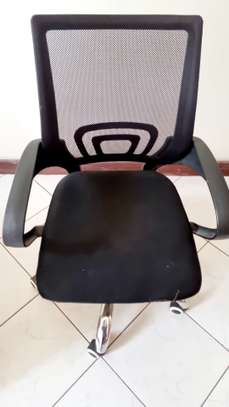 Office Table & Chairs Good in Condition For Sale!! image 3