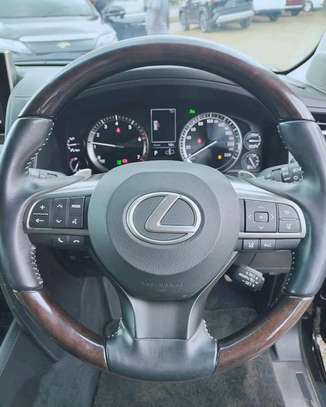 2016 Lexus LX 570 petrol image 8