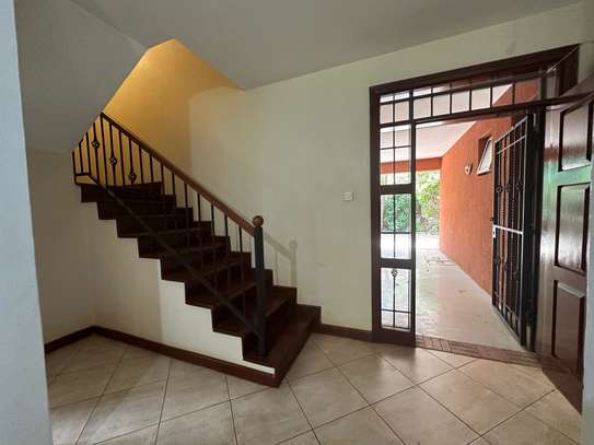 5 Bed Townhouse with En Suite in Westlands Area image 8
