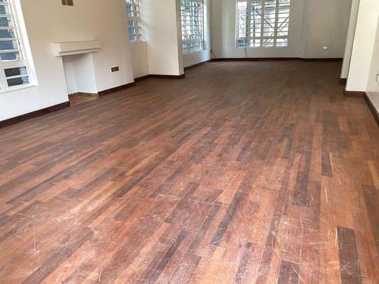 5 Bed Townhouse with En Suite in Karen image 2