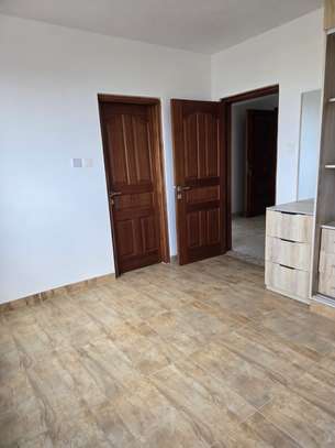 3 Bed Apartment with En Suite in General Mathenge image 35