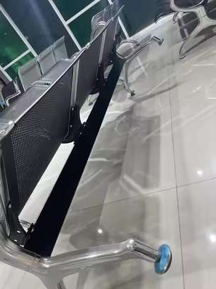 Black Sleek 3 Seater Metallic Linked Bench image 2