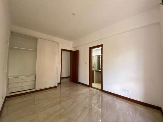 3 Bed Apartment with En Suite in Kilimani image 2