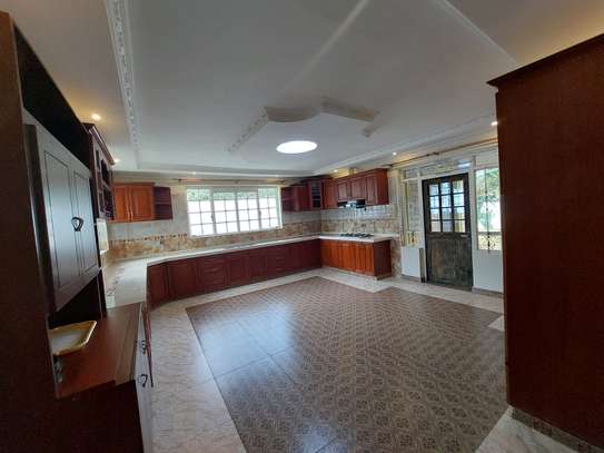 7 Bed House with En Suite at Evergreen image 32