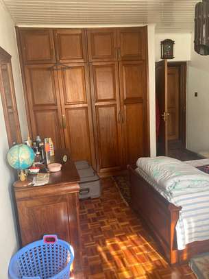 4 bedroom apartment for sale in Rhapta Road image 9