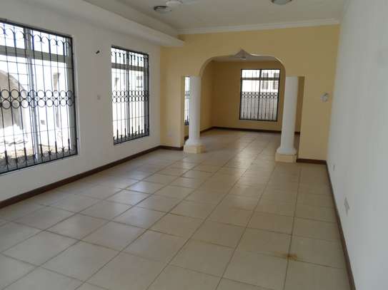 4 Bed Apartment with En Suite at Nyali image 2