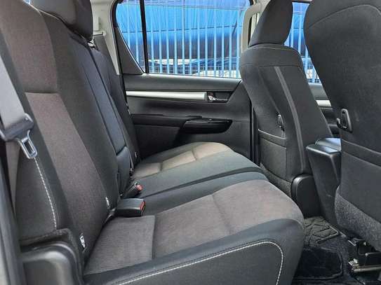 Toyota Hilux 4x4 Pickup White Durable Performance image 4