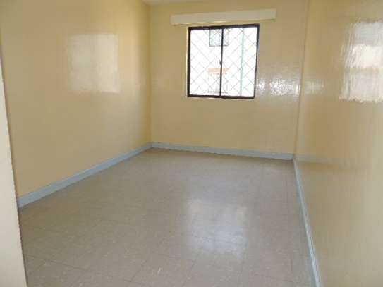3 bedroom apartment for rent in Embakasi image 10