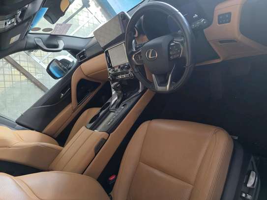 Lexus LX600 model image 9