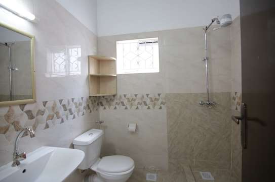 4 Bed Apartment with En Suite in Lavington image 6