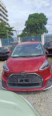 Toyota Sienta hybrid Redwine 2019 7 seater image 2