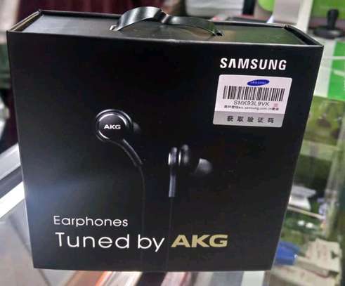 Samsung AKG earphones image 1
