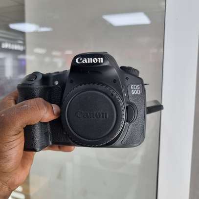 Canon EOS 60D with 18:55mm Lens image 2