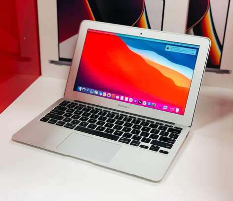 MacBook Air (11-inch, Early 2015) image 4