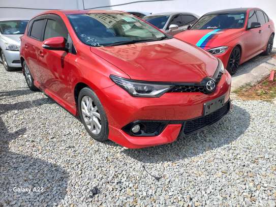 TOYOTA AURIS MANUAL  H/P ACCEPTED. image 3