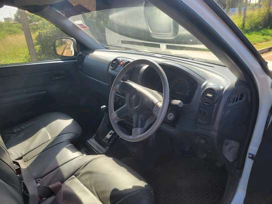 Selling Isuzu dmax image 3