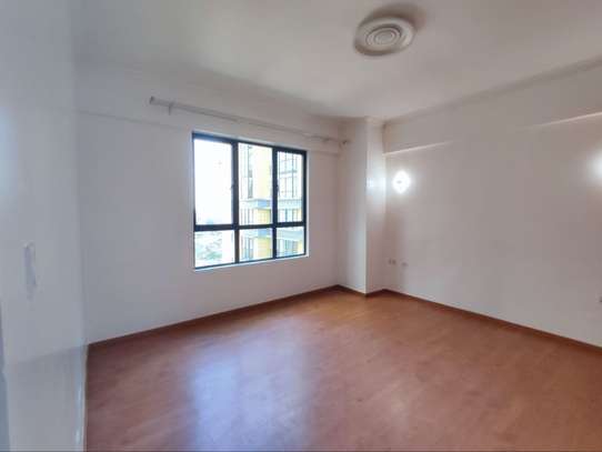 3 Bed Apartment with En Suite in Kilimani image 8