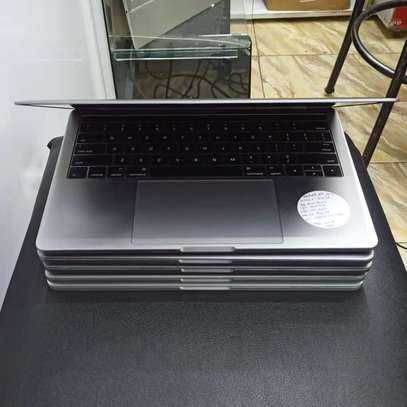 Macbook pro 2016 laptop image 3